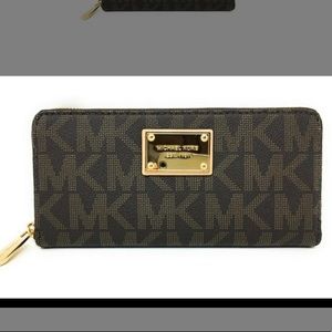 Michael Kors Brown Jet Set Zip Around Continental Wallet